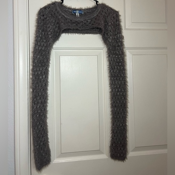 Sweaters - Urban outfitters bolero size medium fits small and medium. Great condition